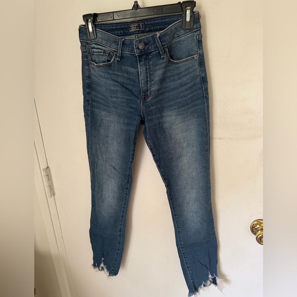 Abercrombie & Fitch Mid Rise Super Skinny Ankle Jeans Size 27 (4R)
